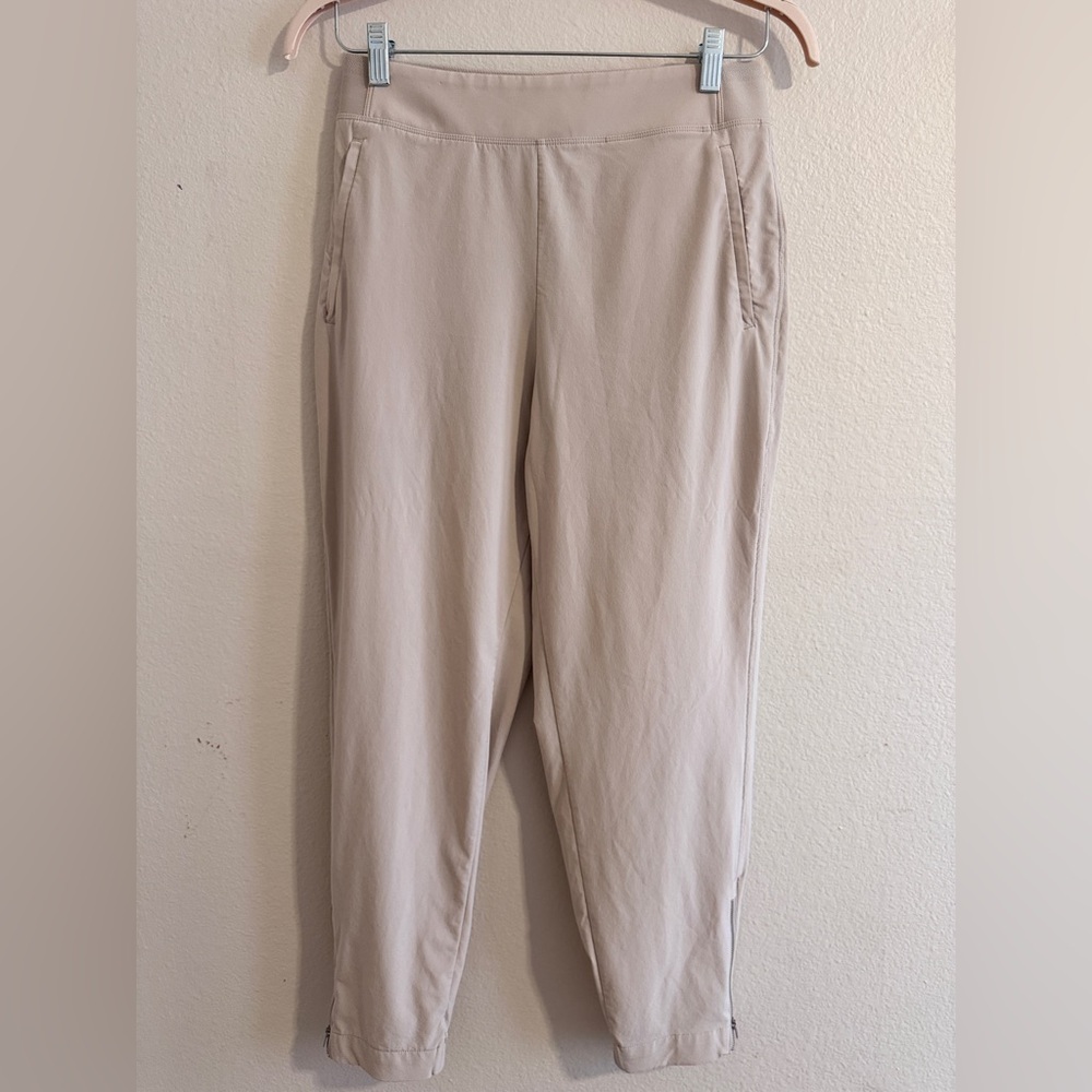 Athleta Women’s Cream Joggers, Size 8